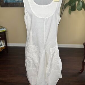 White Sleeveless Dress with Pockets